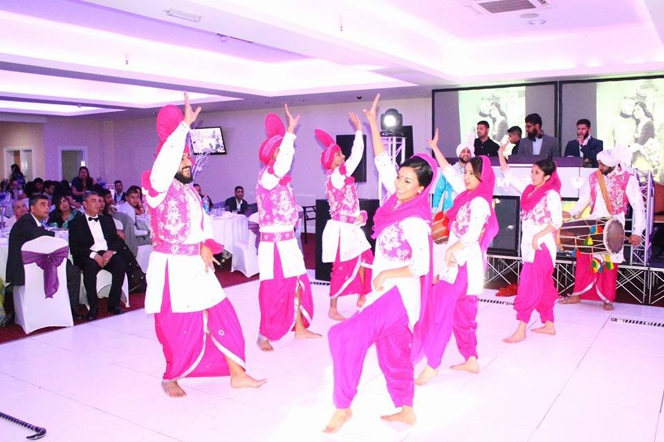 Bhangra and Giddha dancers for hire